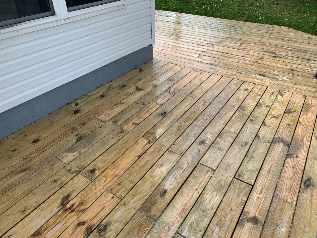 Deck Cleaning in Lewis Center, OH